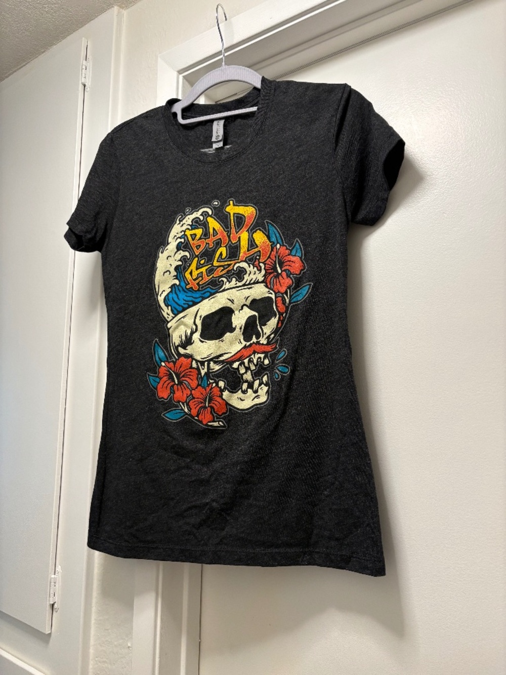 “Bad Fish” skull / surf tshirt - size medium